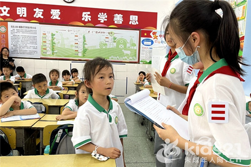 湖北小溪塔三小红色精神润童心队前教育促成长