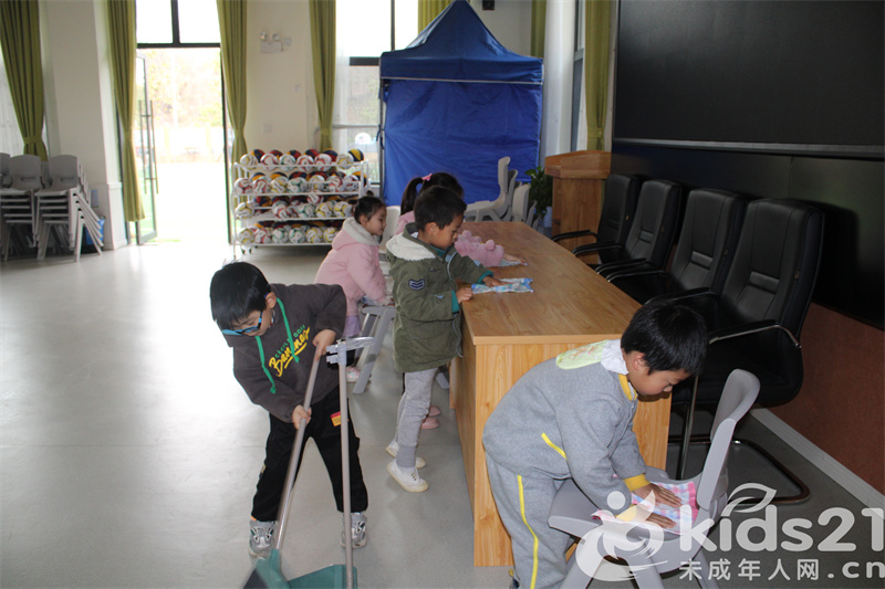 湖南白沙卢浮原著幼儿园当学雷锋遇上惊蛰温暖倍增